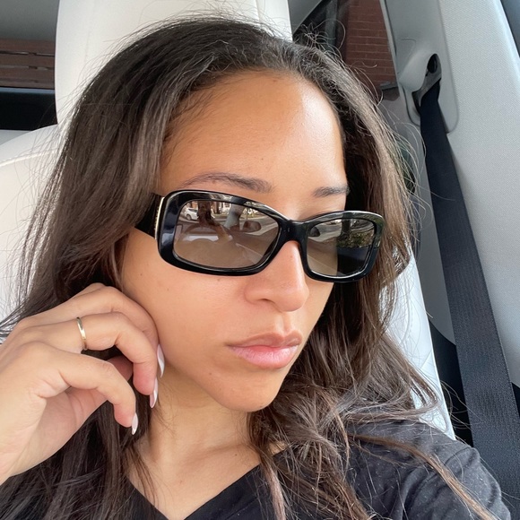 Vision of Luxury: Sleek Versace Glasses for Timeless Style - Picture 6 of 6